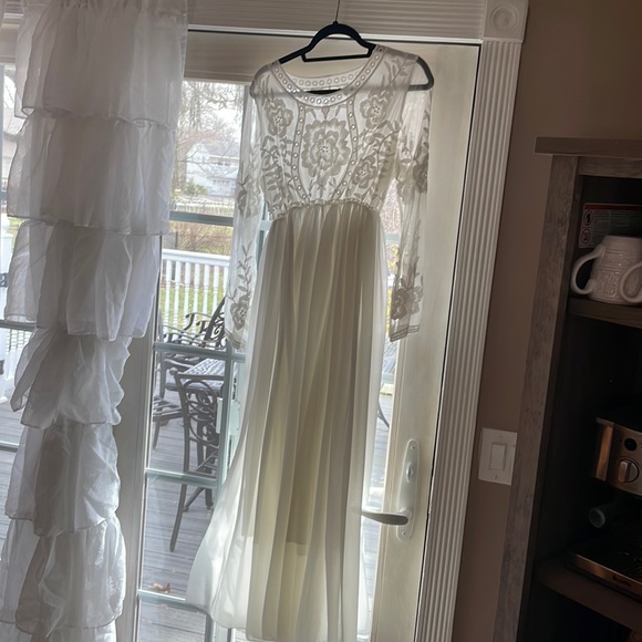 Long Sleeve Neck White Lace Chiffon Floral Gown Maxi - Picture 2 of 4